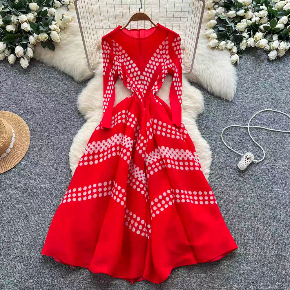 Elegant Polka Dot Pleated Dres – Ethnic Fashion Dress Bewertung und Preis