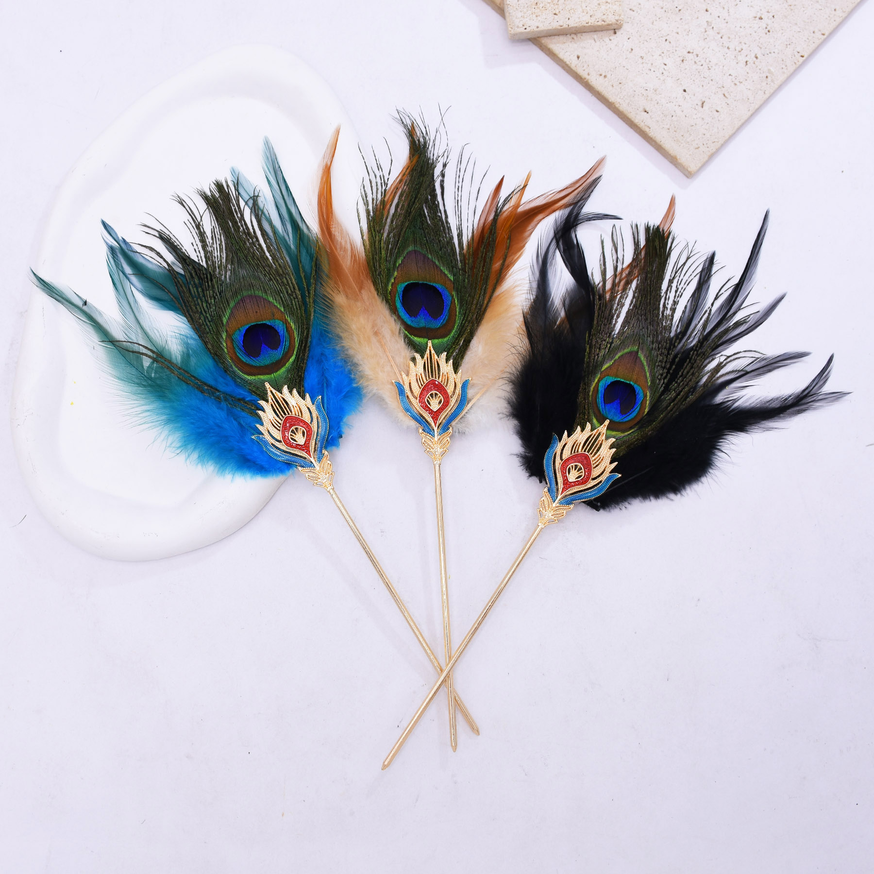 Dai ethnic style peacock feath – Ethnic Fashion Photography Bewertung und Preis