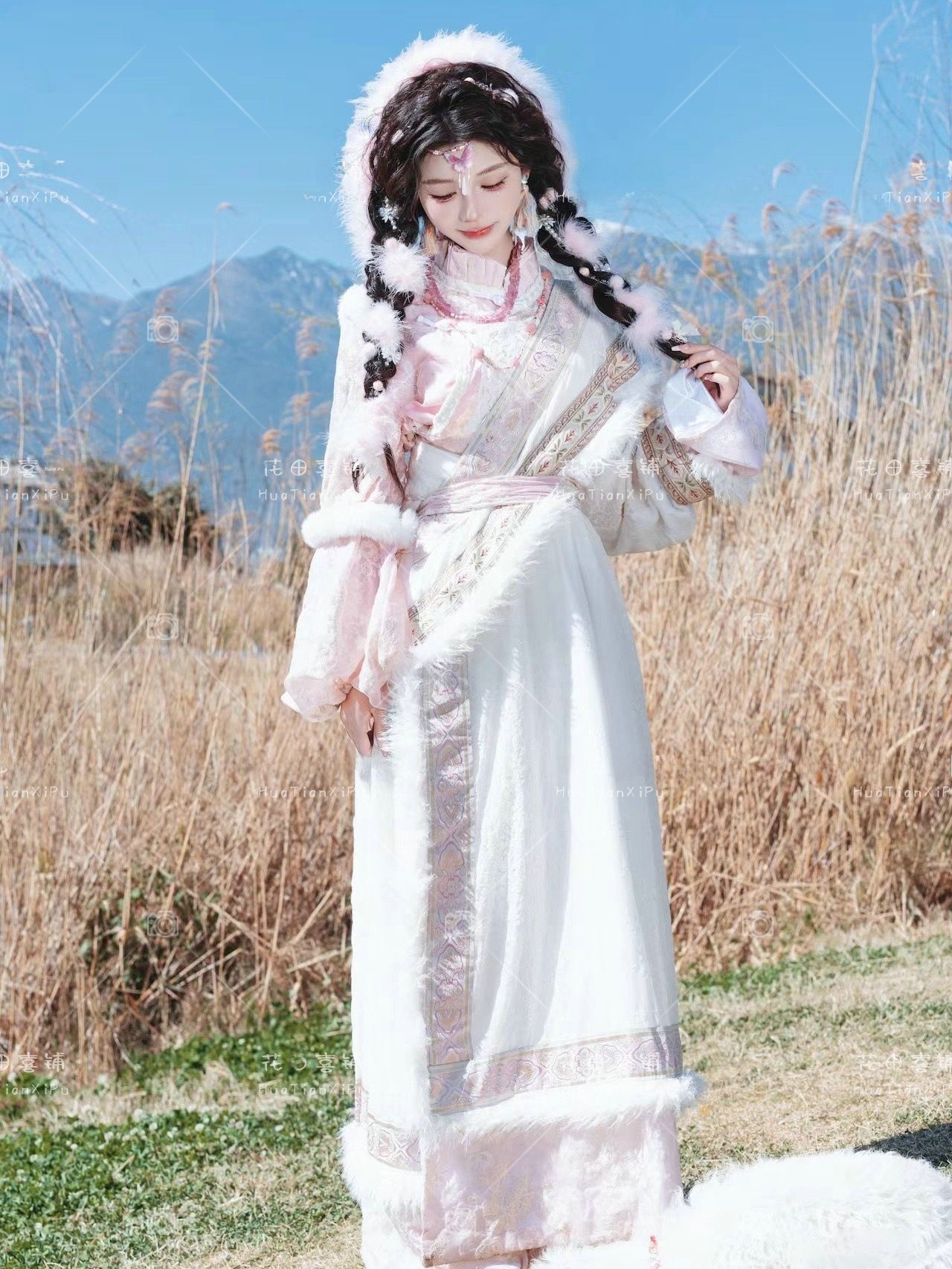 New 2026  Style Tibetan Girl C – Ethnic Fashion Photography Bewertung und Preis