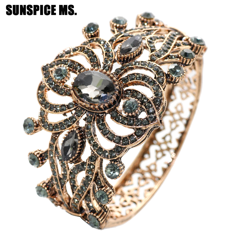 Bohemia Ethnic Vintage Bangle  – Ethnic Fashion Brand Bewertung und Preis